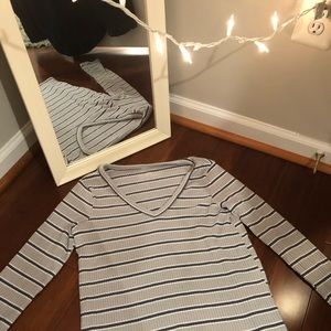Striped v-neck long tee